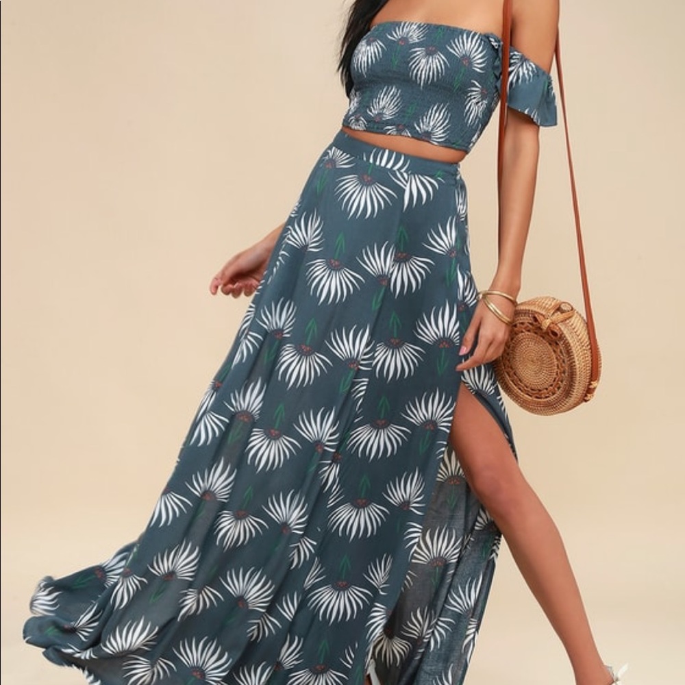 Lulu’s Two-Piece Floral Maxi Dresd Skirt and Off The Shoulder Crop Top Set